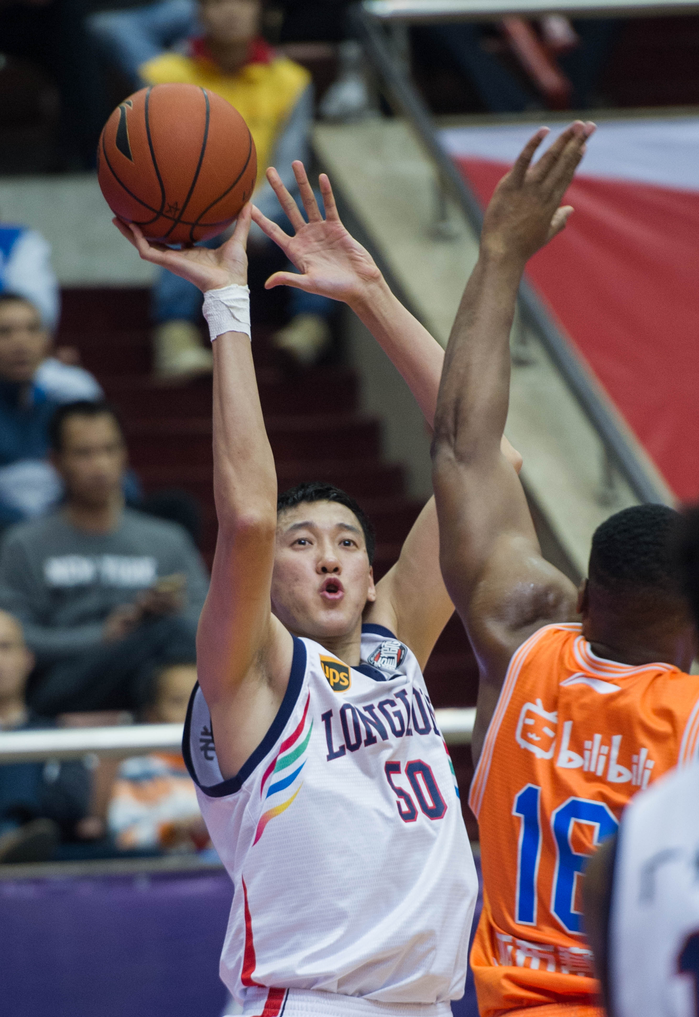 他们就主动 他们就主动